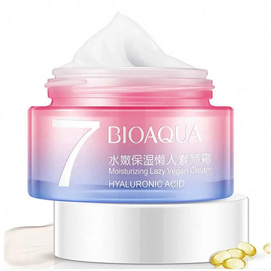 Bioaqua: Crema Blanqueadora con Vitaminas y Ácido Hialurónico